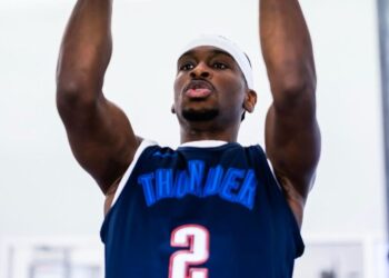 影/《NBA》「SGA」亞歷山大超殺33分 雷霆末節力壓綠衫軍創隊史最佳15連勝