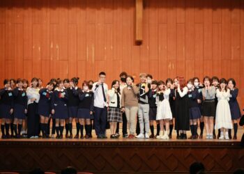 幫媽媽、阿嬷”改嫁”？！長榮女中造型大賽秀婚紗