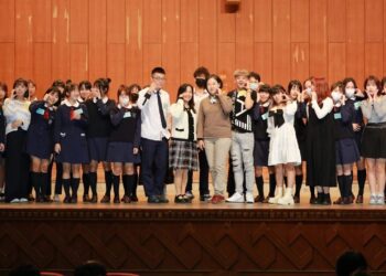 幫媽媽、阿嬷”改嫁”　長榮女中造型大賽秀婚紗