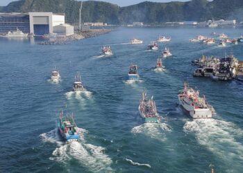 影音∕2024蘭陽媽祖文化節海上巡安　上百船隻逾千信眾壯盛啟航