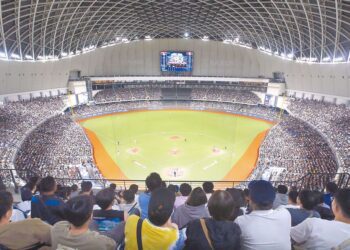 走回座位才知道全壘打！WBCQ規定　大巨蛋畫面延遲12秒