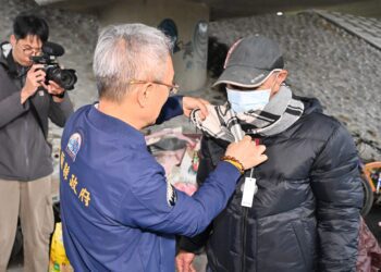 冷氣團來襲低溫下探 縣府關懷街友致贈避寒物資