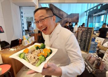 影音／秀傳康樂市集教煮健康年菜　示範如何輕鬆烹調出美味又有益健康的年菜