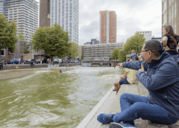 衝浪也能很永續 侯友宜訪荷蘭RiF010 讚水資源循環利用 盼因地制宜推動新北運動