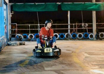 葉全真錄《花甲少年趣旅行》 卡丁車飆速撞護欄 意外成石臂人