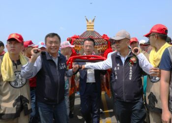 影音/大甲媽遶境新港38週年 嘉義縣長翁章梁率各界隆重迎駕