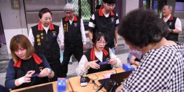 開始發放花蓮物資券 徐榛蔚關懷鳳林鄉親
