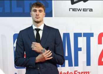 影/《NBA》狀元郎「旗子哥」弗拉格夏季聯賽首亮相 大戰紫金「皇子」布朗尼