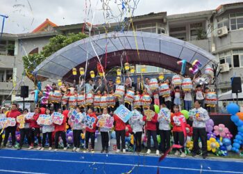 東華附小75週年校慶運動會熱鬧滾滾 親師生歡慶新穎運動場啟用