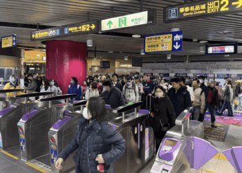 台灣燈會人潮炸裂 140萬人湧入 桃園捷運、高鐵全力應變