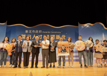 溫暖的力量 新北市績優社工郭林瑋 用愛心點亮身障院生生活