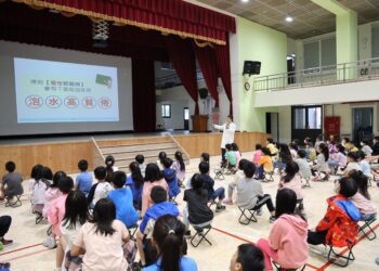 首場學童護腎衛教中華國小登場 花蓮慈院慢性腎臟病防治中心用心良苦