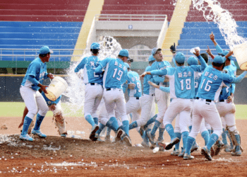 冠軍再度歸來 穀保家商奪得新北市高中棒球冠軍 侯友宜頒發80萬元獎勵