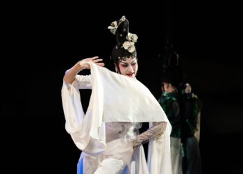 南台灣三大劇團跨界共製《白水》 顛覆《白蛇傳》千年傳統敘事