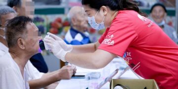 嘉義市導入智慧口腔照護科技 5秒檢測牙菌斑守護長者口腔健康