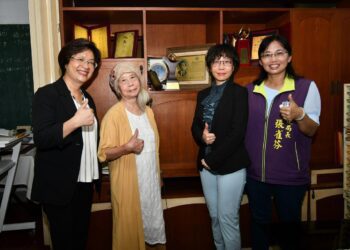 影音／獻上最高榮耀！　文學家林亨泰榮獲第43屆行政院文化獎