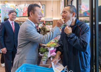 嘉義縣鳳梨酥首度進軍日本超市　消費者讚不絕口