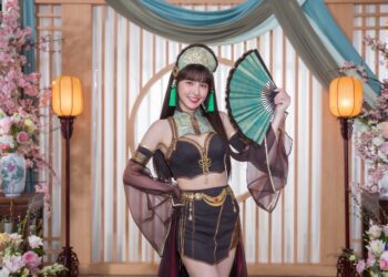 啦啦隊女神～峮峮  為手遊《三國群英傳 M》化身經典人物大喬