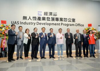 經濟部進駐亞創無人機研發中心　專案辦公室揭牌啟用