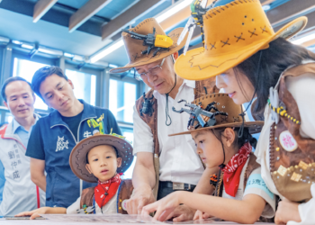 探索科學新奇境界 張善政與張榮發基金會攜手推科普