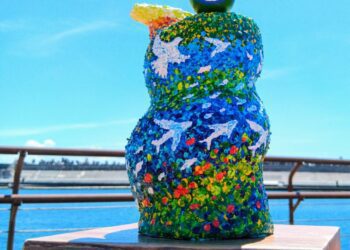 《活力創新郵四方》藝術拼貼 花蓮郵局入口意象吸睛