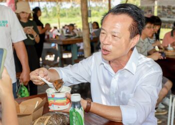 嘉義水上鄉仙草柔軟節登場　翁章梁大推紅骨仙草特色美食