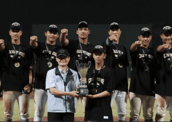 穀保青棒雙冠加冕 黑豹旗與聯賽稱霸奪2金盃