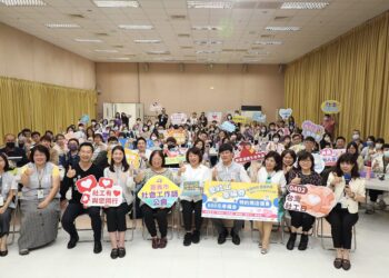 體恤社工一線辛勤付出　黃敏惠溫暖送上「幸福兌換券」