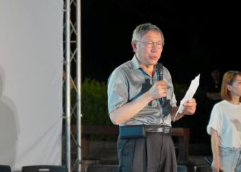 爭議連環爆　柯文哲明開記者會澄清政治獻金疑義