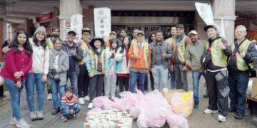 印度工程師也彎腰！「不留餘蒂」淨街服務前進年貨大街