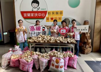 端午佳節送愛心 家扶贈粽助新住民與隔代家庭