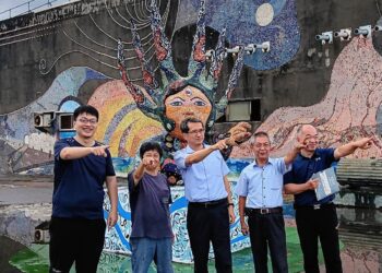 打卡熱點相互輝映 幸福青鳥郵筒與《風七十》 馬賽克拼貼吸睛