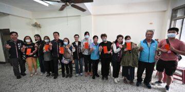 堰塞湖潰決受災吉安鄉籍住民 游淑貞偕同鄉代捐贈救助金