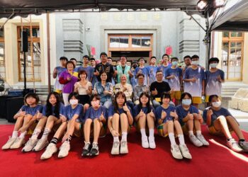 「童年·舊夢 梁奕焚返鄉展」 32 件作品芬園庄役場登場