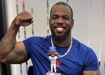 《MLB》上一戰被丟觸身引衝突 賈西亞吞4K照樣扛出滿貫彈 遊騎兵逼出第七戰