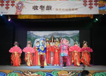 原客嘉年華+客委會收冬戲 感動溫戲棚下千名觀眾