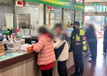 影音/又見假公務員詐騙　幸虧這一問 警、郵聯手阻止守護民眾財產安全