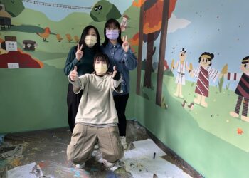 嶺東視傳系師生團隊重現奧萬大之美　打造綠野山莊主題房融入在地風情