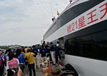 全臺首艘民船汰舊換新 「天王星21號」首航綠島