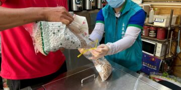 嘉義縣飲冰品抽驗64件 2件不符規定