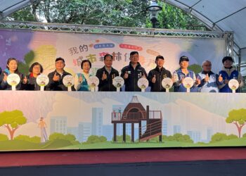 運動不用到健身房！中和嘉穗公園改造「整個山都是健身房」