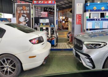 國內油價4/22起調降　汽、柴油各降0.1元