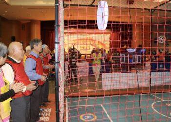 當無人機遇上銀髮族！新北首屆青銀足球錦標賽 科技魅力讓 6 成長輩「男」得心動