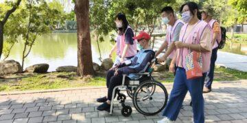 從陪伴中成長 台南市蕙心「小太陽工坊」打造身障與長者共融
