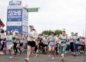 跨越十年再出發！新北鐵道馬拉松接力賽「1+1」精神 上千隊伍勇闖絕美山海線