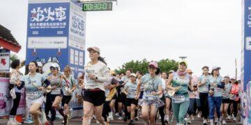 跨越十年再出發！新北鐵道馬拉松接力賽「1+1」精神 上千隊伍勇闖絕美山海線