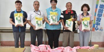 花蓮航空站敦親睦鄰　捐贈白米照顧弱勢戶
