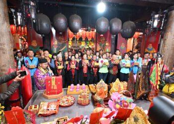 花壇白沙坑迎燈排元宵點燈祈福　198年民俗盛會照亮夜空