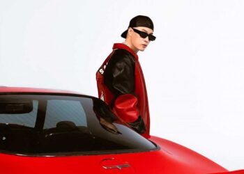 周湯豪喜迎36歲生日無預警釋出新歌 自創又潮又萌「手勢舞」洗澡靈感爆棚搞自拍：很怕忘記