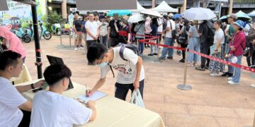 響應922世界無車日新北市民廣場舉辦咖啡券兌換與亞運棒球直播應援活動